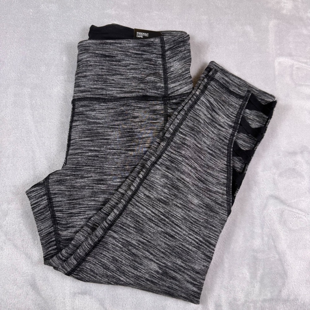 Victoria Sport Knockout Capri Leggings Space Dye Grey Strappy Cutout‎ Med NEW